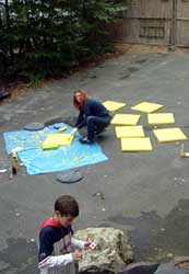  die moderne frau handwerkert 